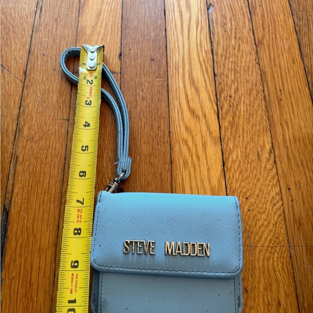 Steve Madden Powder Blue Wristlet Wallet - Picture 2 of 9